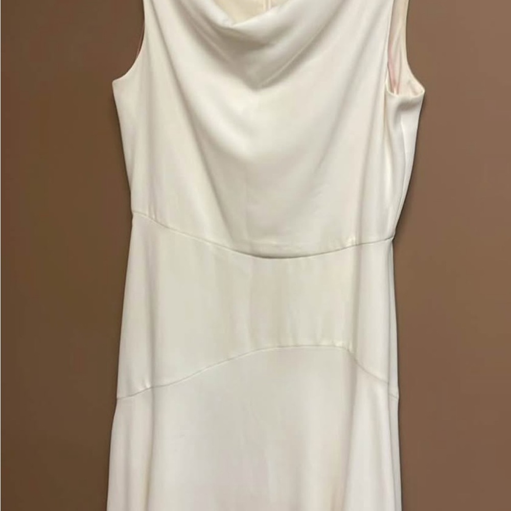 Elegant White Sleeveless Dress